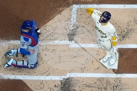 APTOPIX NLDS Cubs Brewers Baseball