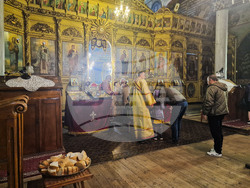 Разград - храм „Свети Николай Мирликийски Чудотворец” - неделно богослужение