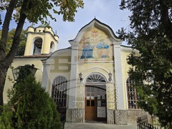 Ловеч - Ловчански митрополит Гавриил - света литургия - храм "Света Троица"