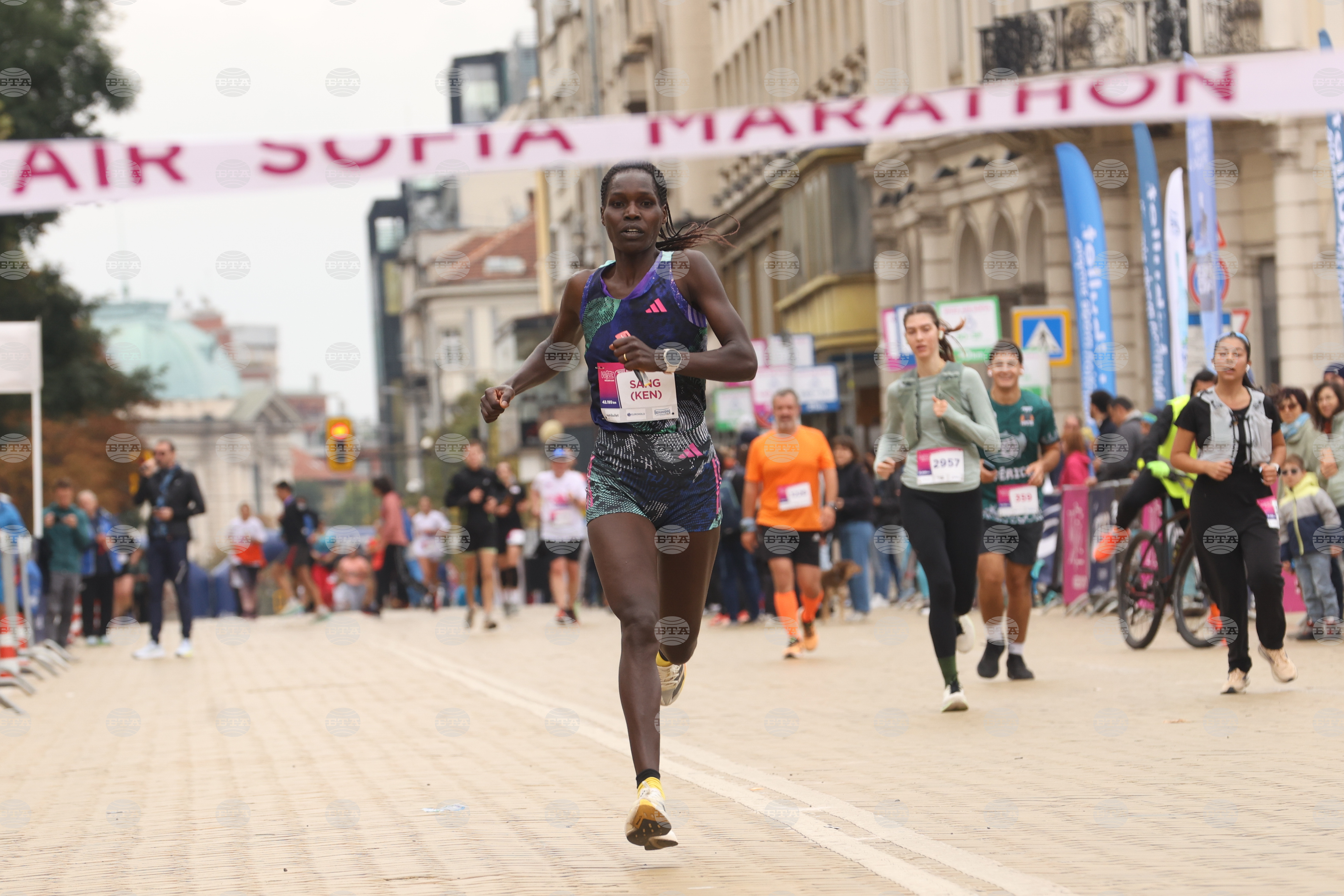 Организаторите очакват рекордните 11 хиляди участници на Wizz Air Sofia Marathon 2026 в пет бегови дисциплини в два дни