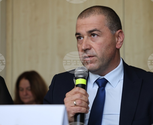 Община Троян се грижи за четири свои оранжерии и две овощни градини, каза зам.-кметът Ангел Ангелов