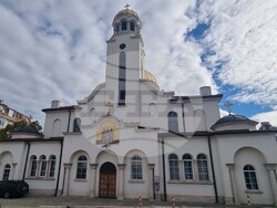 Шумен - църква „Свети Три Светители“ - неделна служба