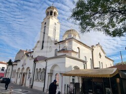 Шумен - църква „Свети Три Светители“ - неделна служба