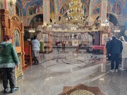 Шумен - църква „Свети Три Светители“ - неделна служба