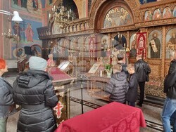 Шумен - църква „Свети Три Светители“ - неделна служба