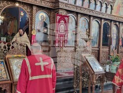 Шумен - църква „Свети Три Светители“ - неделна служба