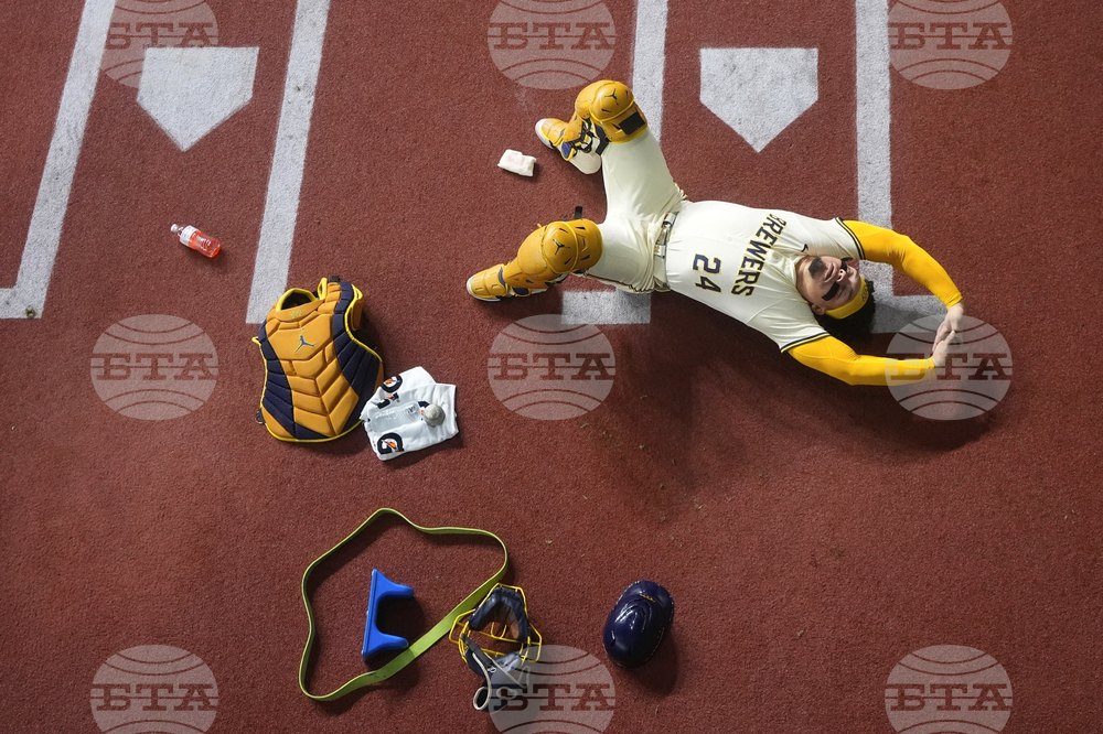 APTOPIX NLDS Cubs Brewers Baseball