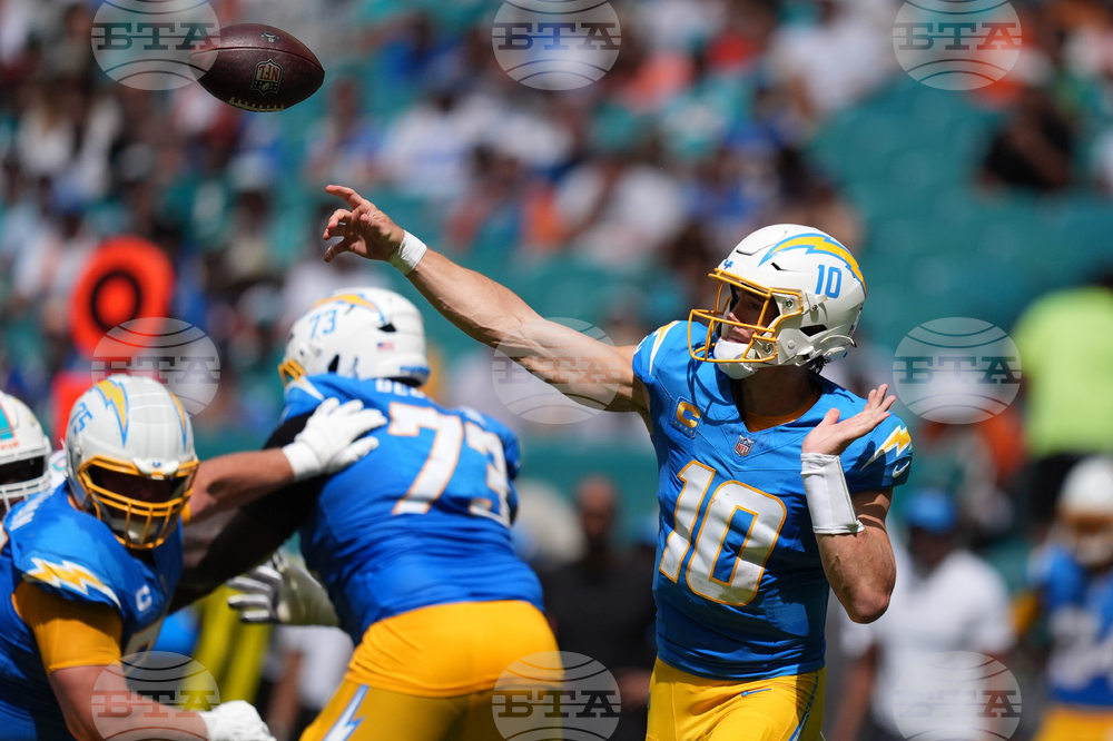 Chargers Dolphins Football
