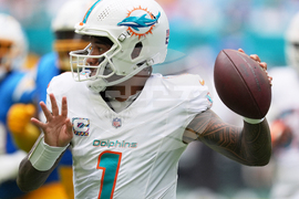 Chargers Dolphins Football