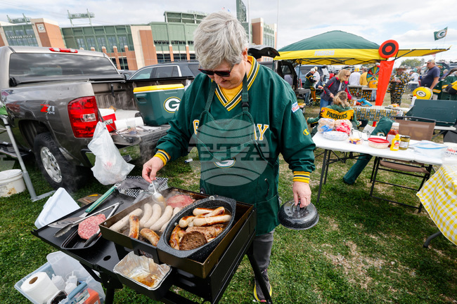 Bengals Packers Football