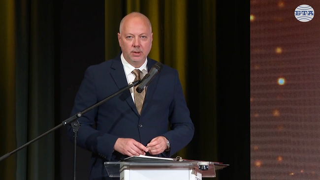 Едва 71 общини са заявили готовност за въвеждане на системата на принципа „замърсителят плаща“, каза Росен Желязков в Албена