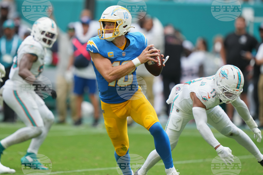 Chargers Dolphins Football