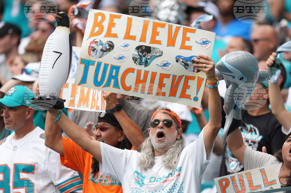 Chargers Dolphins Football