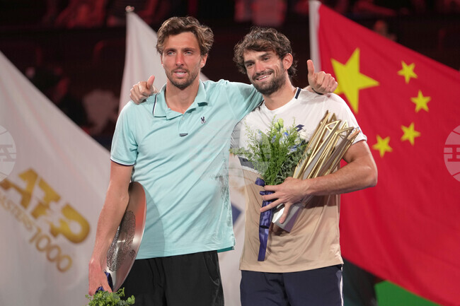 Братовчедите Вашро и Риндеркнеш ще се срещнат във втория кръг на Мастърса в Париж в повторение на финала в Шанхай