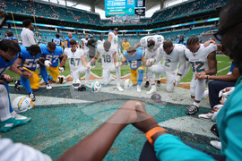 Chargers Dolphins Football