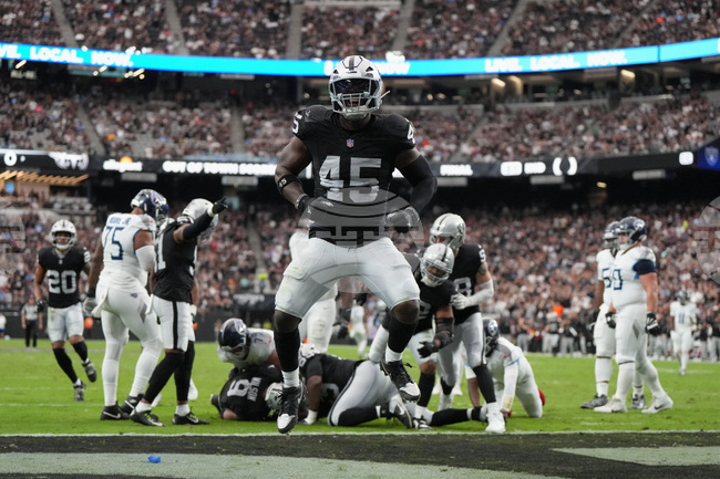 APTOPIX Titans Raiders Football