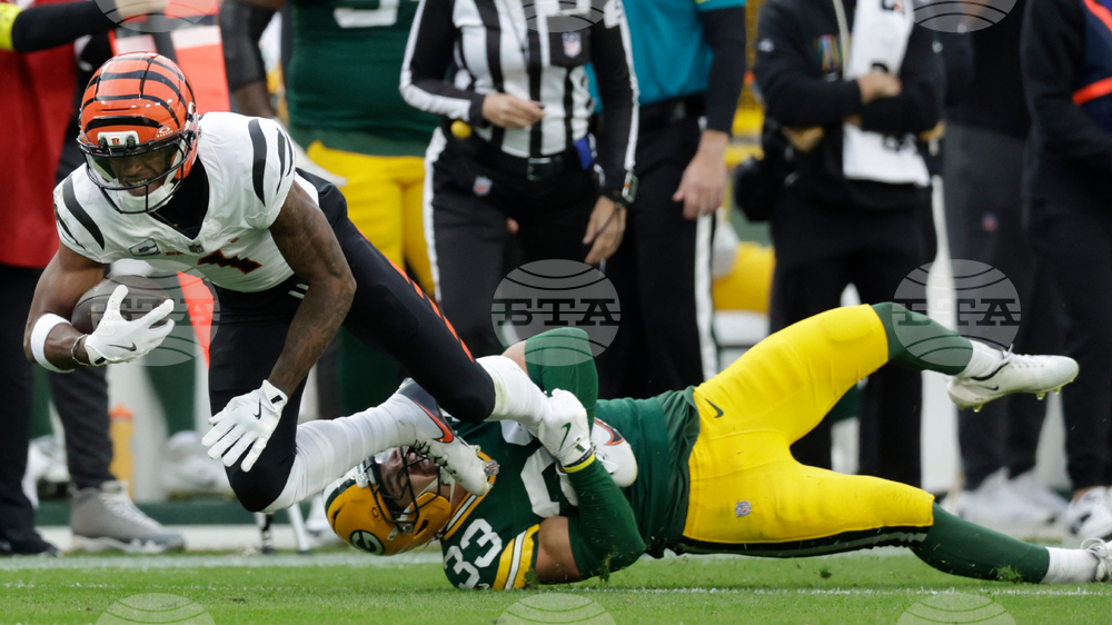 Bengals Packers Football