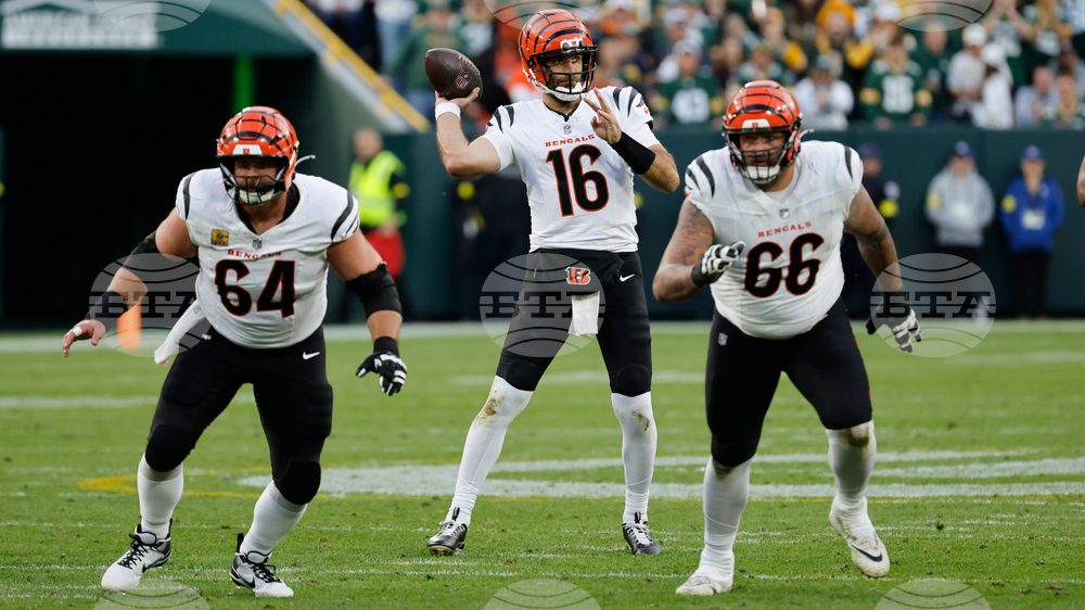 Bengals Packers Football
