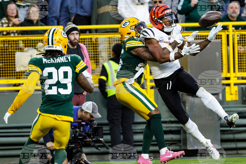 Bengals Packers Football