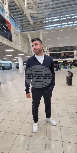 "Срам ни е, не трябва да изпадаме в ситуации като през второто полувреме срещу Турция", заяви директорът в БФС Кирил Котев