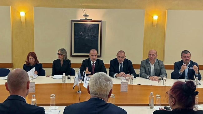 Вицепремиерът Караджов: Повече инвестиции, товари и приходи – това е нашата цел за пристанище Варна