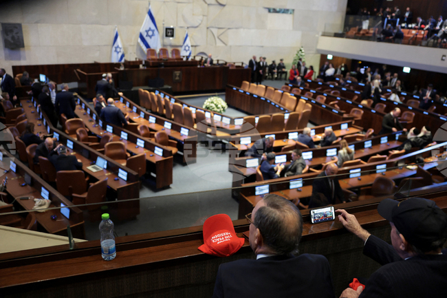 Израел очаква икономически растеж от 3,3 на сто тази година, ако войната с Иран продължи до края на април, а с „Хизбула“ – до юни