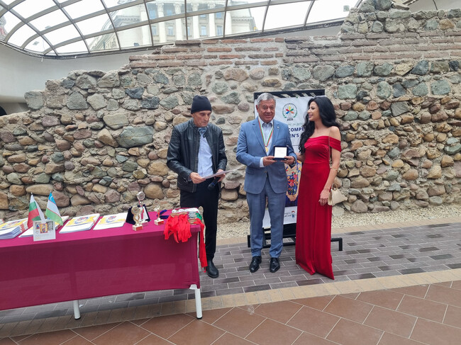 Самоковският бизнесмен Петър Георгиев бе отличен за своя принос в обучението и възпитанието на деца