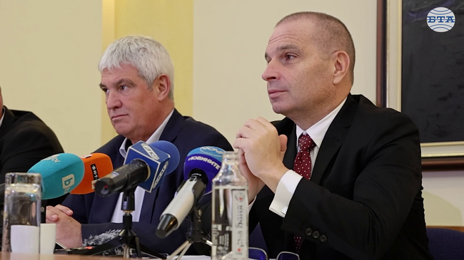 Министерството на транспорта ще търси партньорство със стратегически инвеститор за пристанище Варна, заяви министър Гроздан Караджов