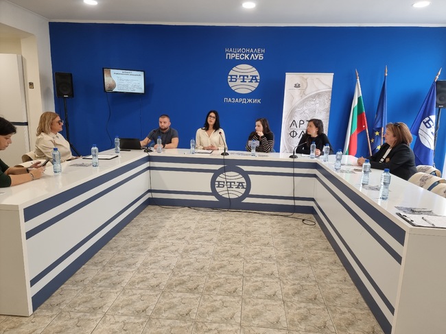 Представяне на проект "АРТиФАКТИ: младите разказват историята"