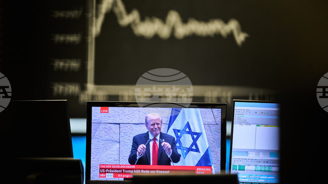 Водещият германски борсов индекс Dax мина за първи път границата от 25 000 пункта, поскъпват акциите на отбранителните концерни