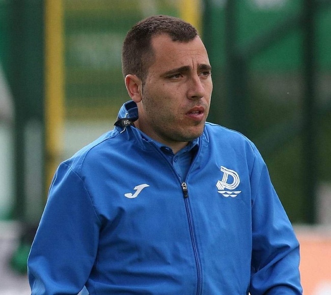 Лидерът в Северозападната Трета лига Академик (Свищов) обяви Цветомир Младенов за нов старши треньор