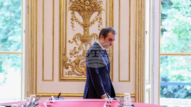 Френският премиер Себастиан Льокорню ще внесе бюджет, целящ да намали дефицита до 4,7% до края на 2026 г., пише в. „Трибюн“