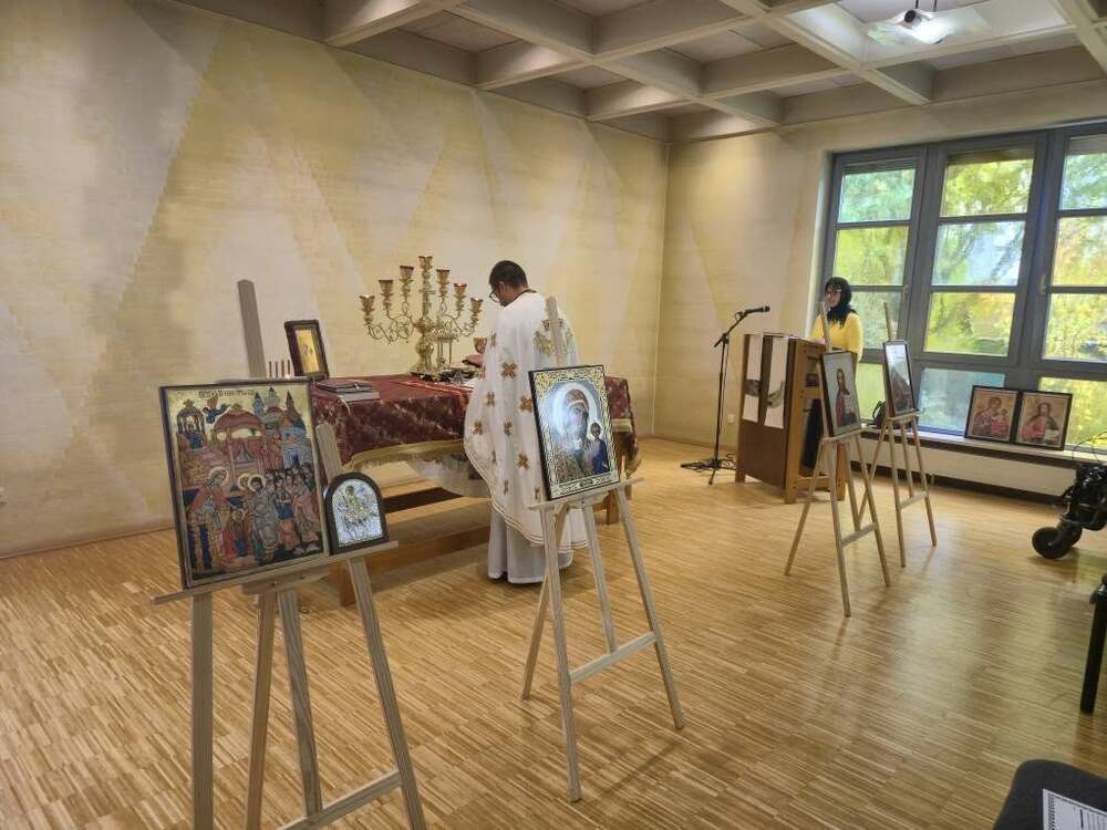 Божествена света литургия бе отслужена от протойерей Васил Бечевски в град Майнц на 11 октомври, когато почитаме свети апостол и дякон Филип