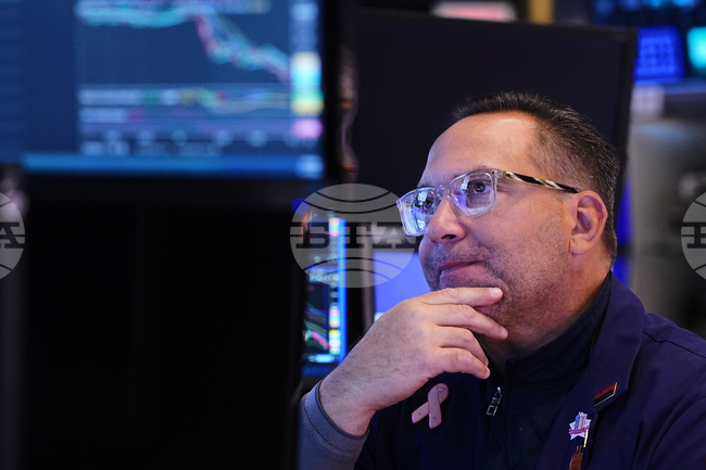 Индексите на Уолстрийт откриха низходящо последната за седмицата търговия