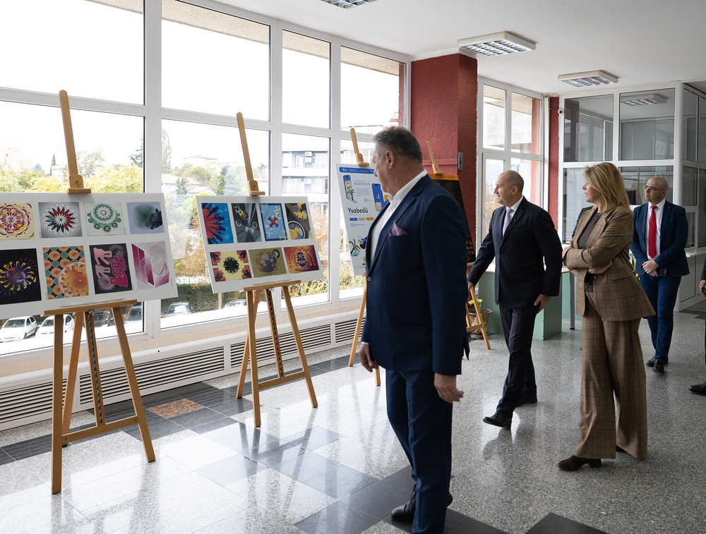 Президентът Радев: Образованието трябва да се развива на основата на българските традиции и ценности и да възпитава социална и обществена ангажираност