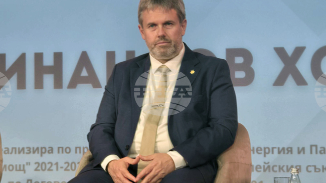 Общините са готови за работа с евро, заяви зам.-министър Александър Йоловски