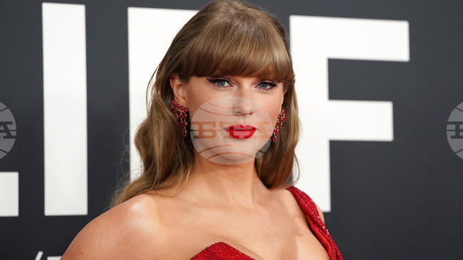 Тейлър Суифт за осма поредна седмица е начело в класацията на „Билборд“ за сингли