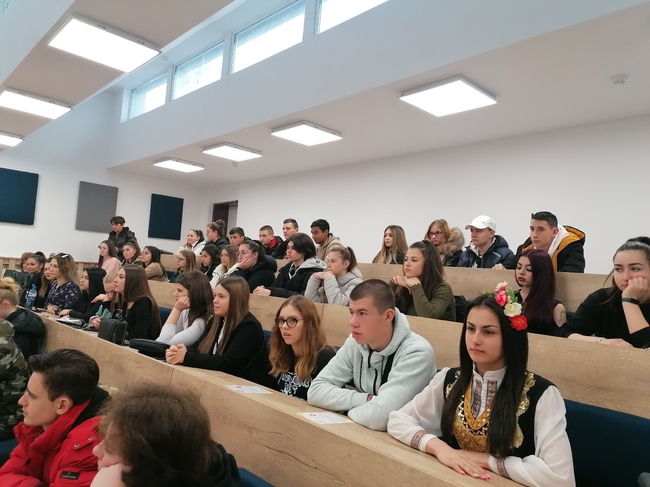 Ученици от Благоевград, Перник и Самоков посетиха Катедрата по етнология и балканистика на ЮЗУ „Неофит Рилски“