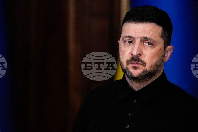 Русия е атакувала Украйна с над 300 дрона и с 37 ракети през изминалата нощ, обяви Зеленски