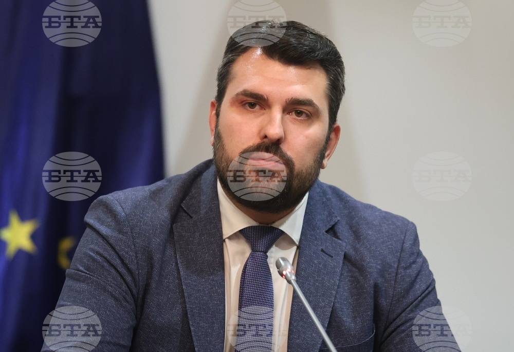 Bulgaria Willing to Provide Air Corridor for Putin to Meet Trump in Budapest, Euractiv Quotes FM Georgiev as Saying