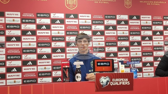 "Решени сме да не допускаме никакви изненади и компромиси", предаде настроението на испанците защитникът Робин Льо Норман