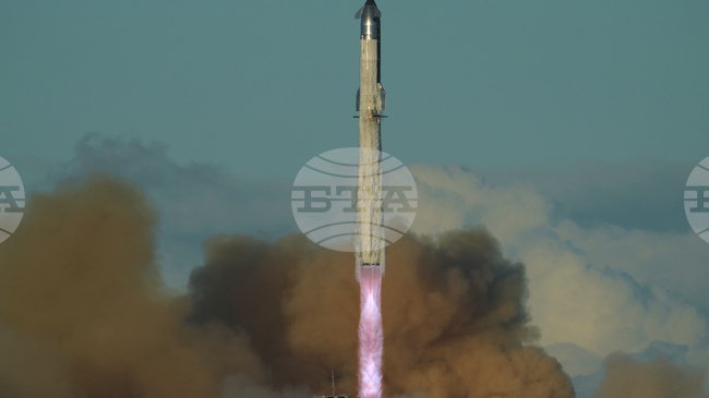 „СпейсЕкс“ обмисля първично публично предлагане на акции през следващата година, съобщава „Информейшън“