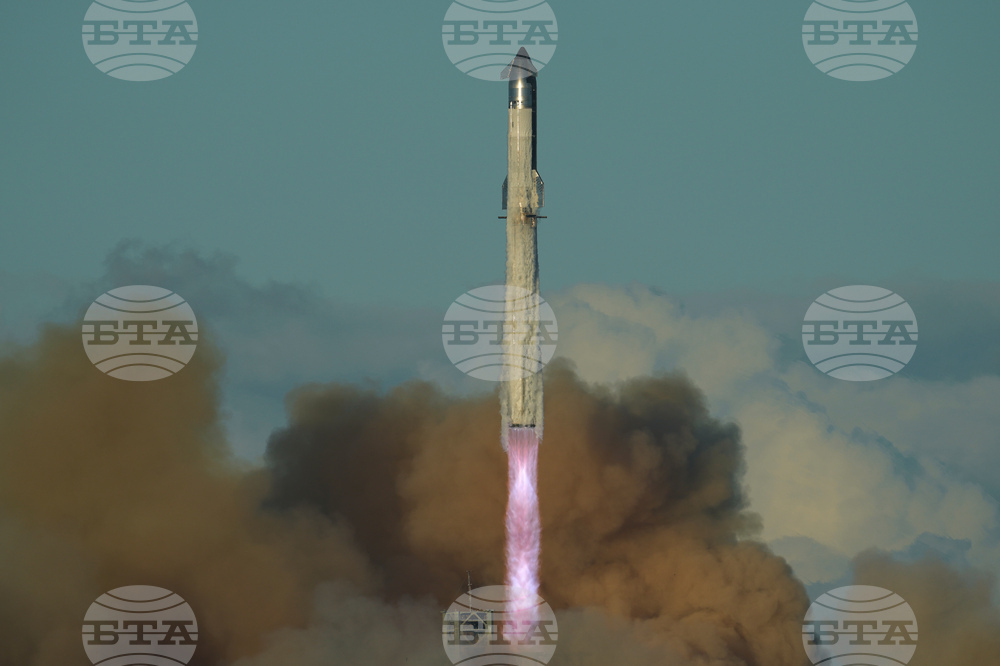 „СпейсЕкс“ обмисля първично публично предлагане на акции през следващата година, съобщава „Информейшън“