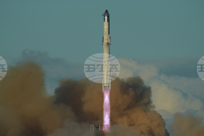 „СпейсЕкс“ обмисля първично публично предлагане на акции през следващата година, съобщава „Информейшън“