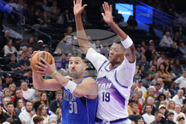 Mavericks Jazz Basketball