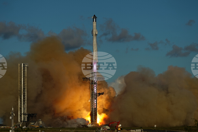  Мегаракетата "Старшип" на компанията "Спейс Екс" успешно завърши 11-ия си тестови полет