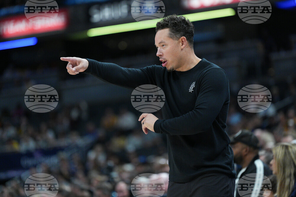 Spurs Pacers Basketball