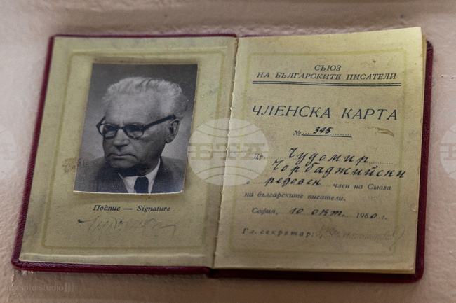 Високотехнологични 3D мапинг спектакли ще представят в Казанлък творчеството на художника и писател Димитър Чорбаджийски - Чудомир