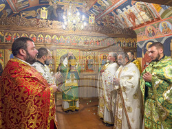 Село Белчин - храм “Света Петка” - патриарх Даниил - литургия