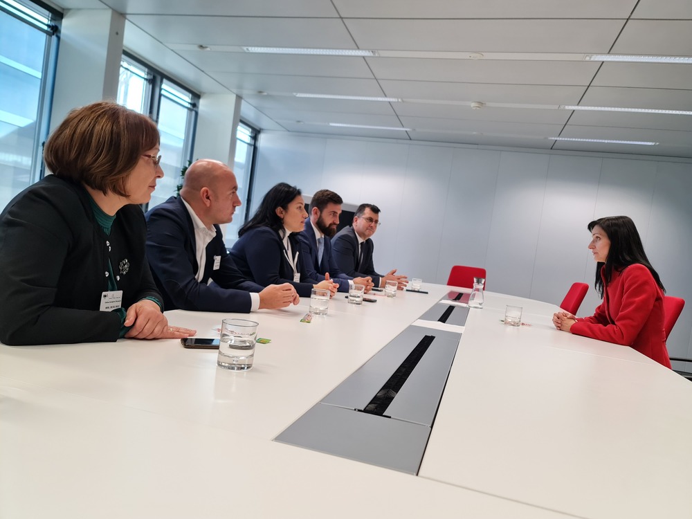 ГЕРБ подготвя текстове за промени в европейското законодателство в защита на българското розово масло 